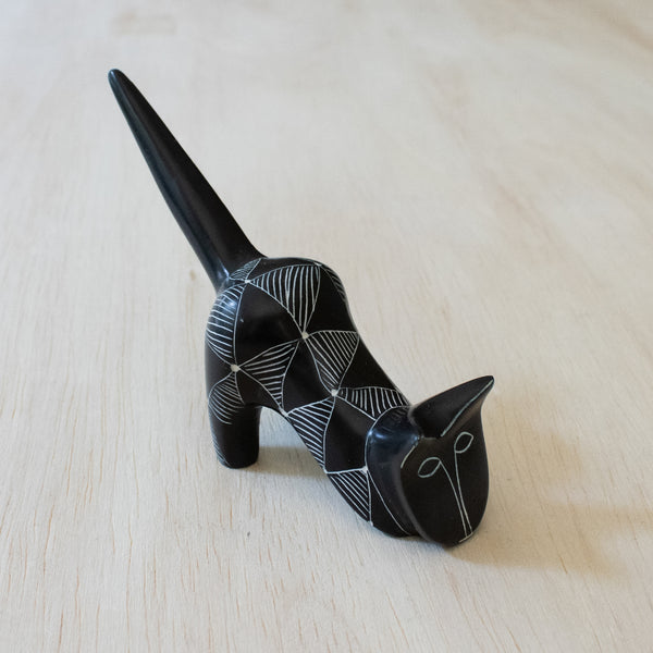 Akija™ Etched Black Bookshelf Cat