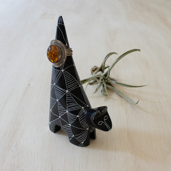 Akija™ Etched Black Ring Holder Cat