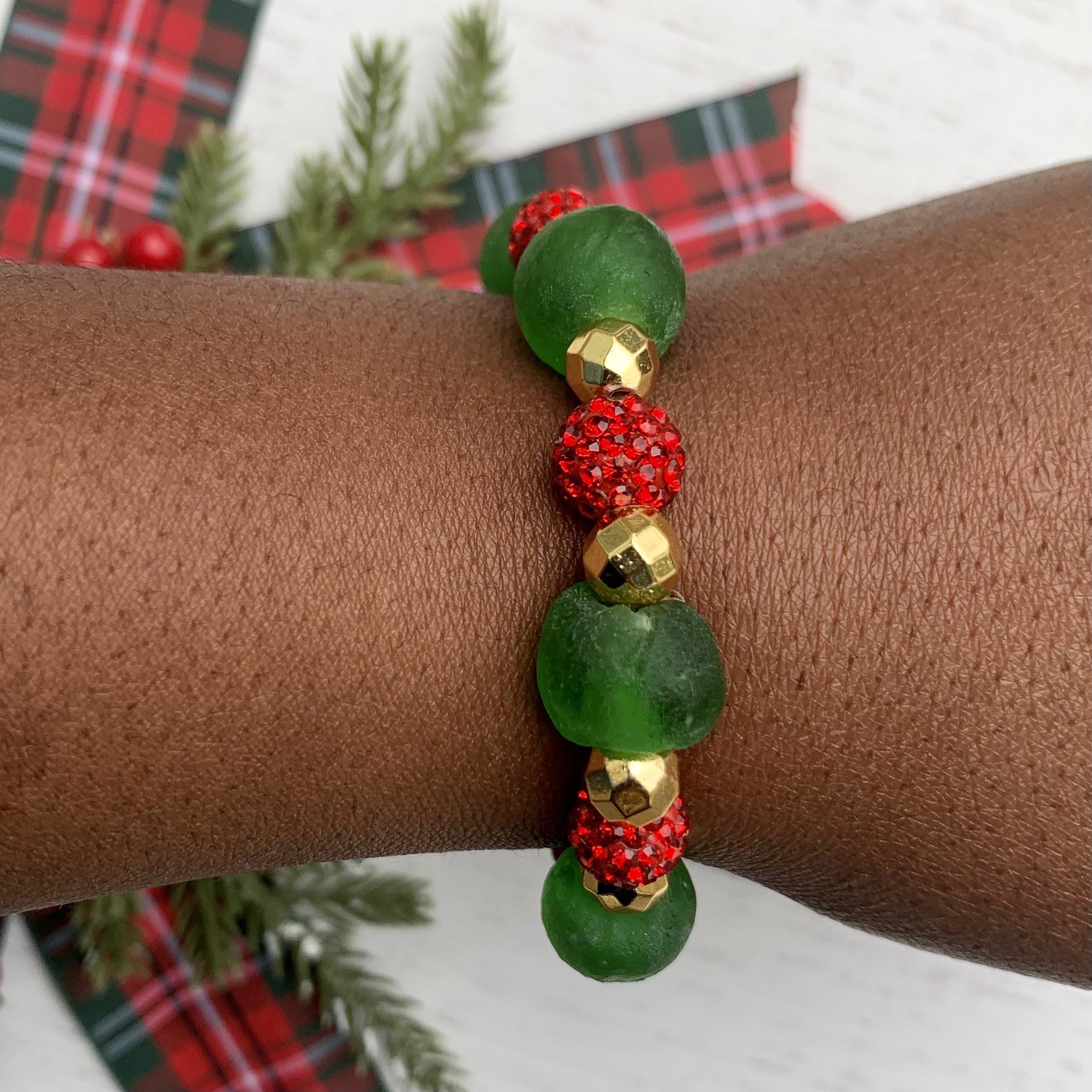 ME™ Recycled Glass Holiday 7-inch Bracelet - Green & Red Women's Bracelets Show Your Africa 